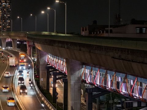 FOTO: Penampakan 'Jalur Langit' Bebas Macet untuk TransJakarta Koridor 13