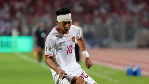 Malik Risaldi melakukan debutnya bersama Timnas Indonesia saat bertandang ke markas Bahrain pada laga Grup C Kualifikasi Piala Dunia 2026 yang berlangsung di Bahrain National Stadium, Riff