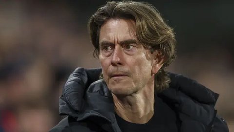 Pelatih Brentford, Thomas Frank saat ini tengah menjalani musim ke-6 menangani The Bees di Premier League musim 2023/2024. Ia mulai membesut Brentford saat masih berkiprah di Championship pad