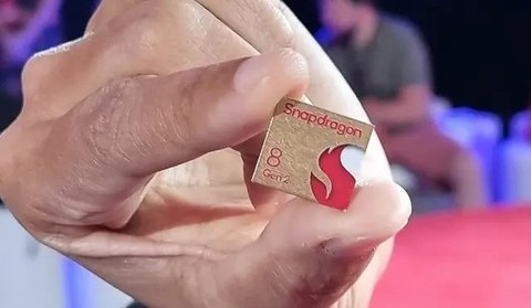 SVP and General Manager of Handsets, Qualcomm, Chris Patrick, saat memperkenalkan chipset Snapdragon 8 Gen 2 di Snapdragon Summit 2022. Liputan6.com/Yuslianson