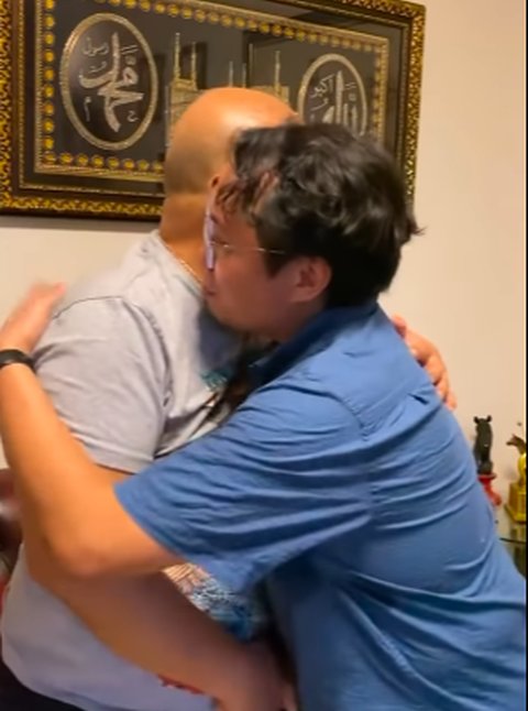 Penuh Kehangatan, Intip Potret Kebersamaan Indro Warkop bersama Dhamar Anak Kedua Mendiang Dono yang Curi Perhatian