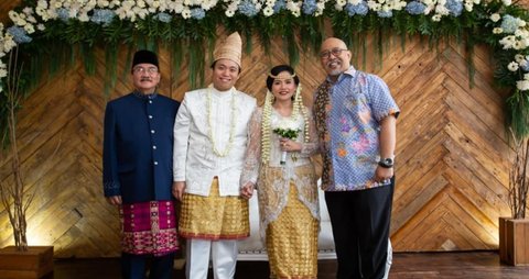 Penuh Kehangatan, Intip Potret Kebersamaan Indro Warkop bersama Dhamar Anak Kedua Mendiang Dono yang Curi Perhatian