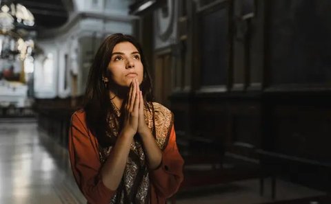 Ilustrasi sabar dan ikhlas. (Photo by Aaron Andrew Ang on Unsplash)