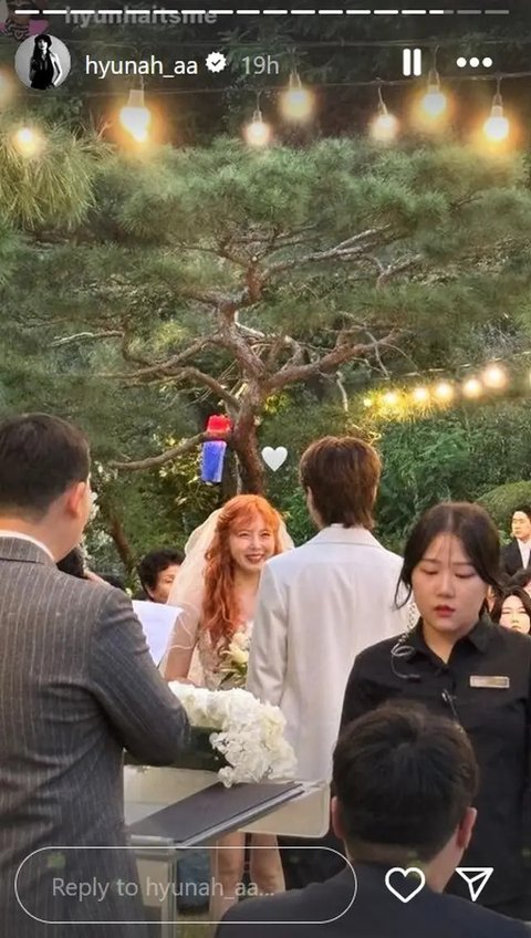 Pernikahan HyunA dan Yon Jun Hyung. (Instagram/ hyunah_aa)