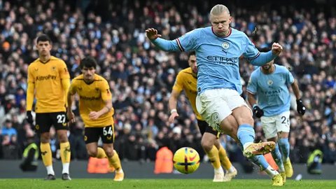 Manchester City sangat beruntung mendapat servis pemain sekelas Erling Haaland. Bomber yang ditebus seharga 75 juta Euro dari Dortmund itu tak henti-henti merobek gawang lawan. Sejauh ini ia