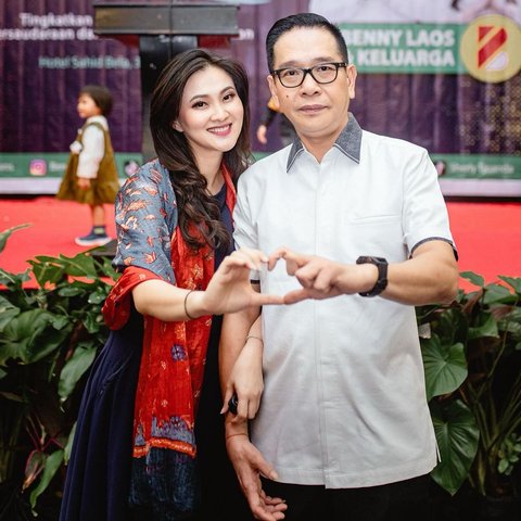 Benny Laos dan istrinya