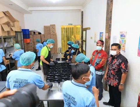 Pj Wali Kota Tarakan Melihat Uji Coba Makan Siang Gratis di Sukabumi