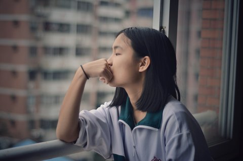 10 Fakta Psikologis Jika Kita Memmikirkan Seseorang, Ini yang Terjadi