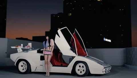 Potret Jennie Blackpink dalam teaser lagu Mantra (Dok. Instagram/Oddatelier)
