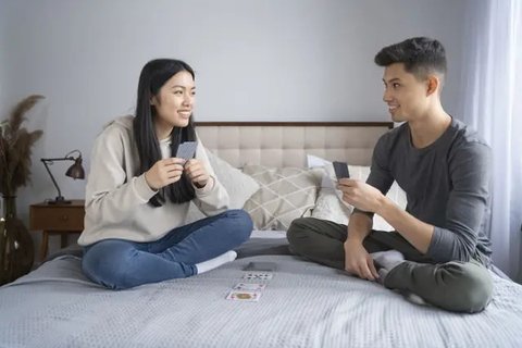 Ilustrasi pasangan. (Copyright Pexels/Ketut Subiyanto)