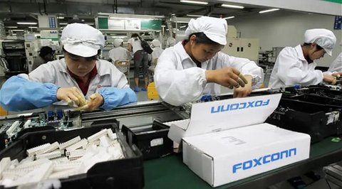 Pabrik Foxconn di Shenzen. (Sumber Wikimedia Commons)