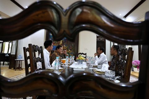 Sekjen Gerindra Ungkap yang Dibahas Prabowo dan Jokowi di Solo