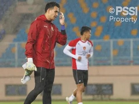 FOTO: Semangat Timnas Indonesia Latihan di Bawah Guyuran Hujan Jelang Duel Lawan China di Kualifikasi Piala Dunia 2026