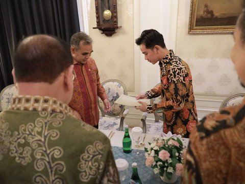 FOTO: Ekspresi Gibran Bertemu Pimpinan MPR, Terima Undangan Pelantikan 20 Oktober