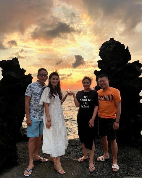Ashanty dan Anang Hermansyah bagikan kenangan kebersamaan bareng Benny Laos, Cagub Maluku Utara yang meninggal usai speedboat meledak. (sumber: Instagram/ashanty_ash)