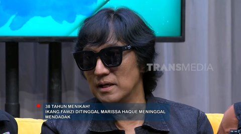 Kepergian mendadak Marissa Haque membuat Ikang Fawzi, suaminya, berada dalam keadaan syok. Kehilangan ini membuat banyak orang mengira bahwa ia dalam kondisi rapuh, bahkan harus menjalani perawatan khusus. Rumor ini semakin berkembang setelah foto-foto dirinya beredar di media sosial, memperlihatkan kondisi lemasnya dengan selang oksigen dan infus.