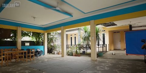 8 Potret Rumah Haji Bolot di Parung, Berkonsep ala Betawi - Punya Halaman Luas Seperti Aula