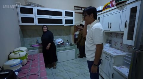 8 Potret Rumah Haji Bolot di Parung, Berkonsep ala Betawi - Punya Halaman Luas Seperti Aula