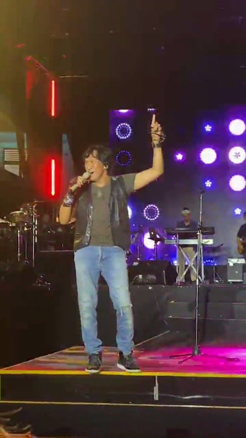 7 Potret Ikang Fawzi Manggung Setelah Kepergian Marissa Haque, Chiki Fawzi: Ayah Berusaha Professional