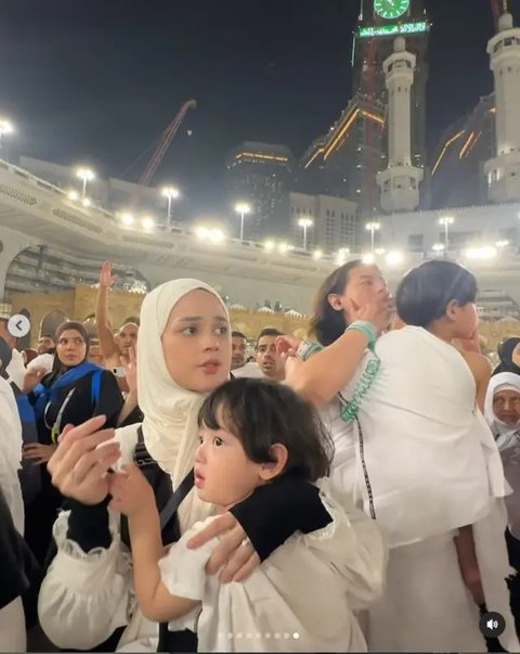 Momen Roger Danuarta dan Cut Meyriska jalani umrah. (sumber: Instagram/cutratumeyriska)