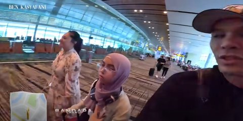 Momen Marshanda dan Ben Kasyafani Bersama, Temani sang Anak Nonton Konser di Singapura