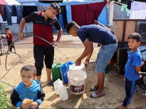 FOTO: Menengok Anak-Anak dan Pengungsi Palestina Bertahan Hidup di Stadion Terbesar Jalur Gaza