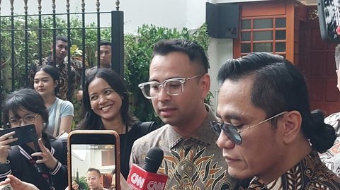 Menurut Raffi, untuk lebih lengkapnya posisi akan ditempatinya akan disampaikan Prabowo secara langsung. "Mungkin nanti selebihnya dan lebih pastinya lagi agar bapak presiden terpilih bapak Prabowo yang nanti mengumumnkan," pungkas Raffi.
