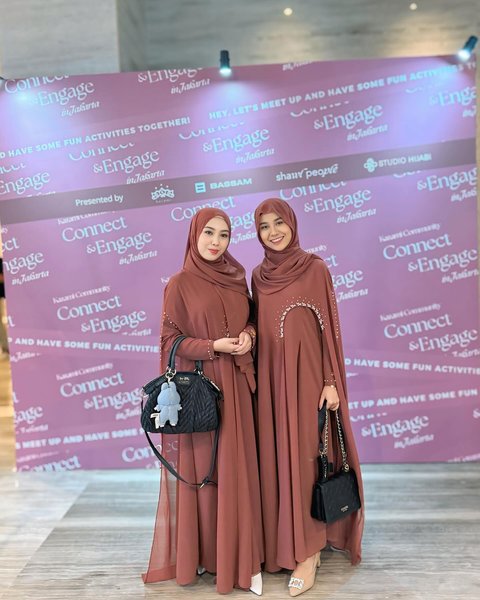 7 Potret Mayang Lucyana Tampil Pakai Gamis dan Berhijab, Kini Banjir Pujian