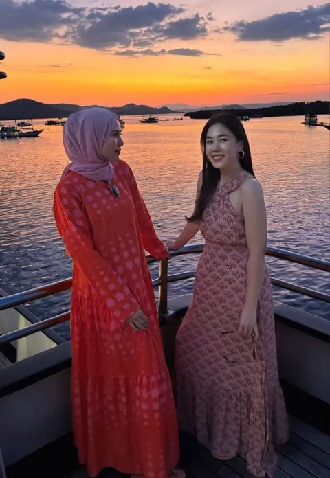 Geng Cendol Rayakan Ulang Tahun ke-40 MUA Marlene Hariman di Kapal Pesiar'Mewah. [@24olik]