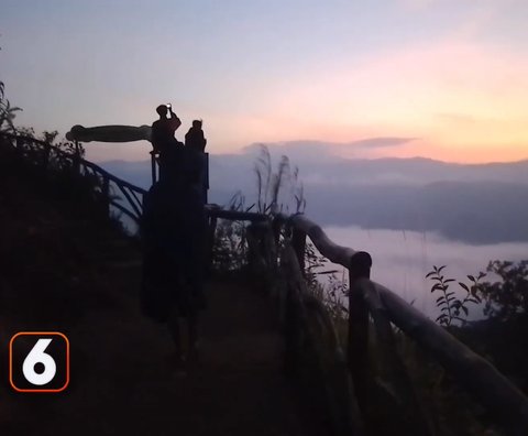 Melihat Hamparan Awan Putih di Gunung Luhur Lebak