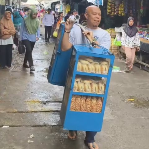 Ingat Edwin Bejo, Begini Kabarnya Sedang Jualan Roti di Pasar Tradisional