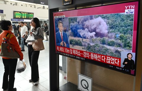 FOTO: Panas! Momen Korut Ledakkan Jalan dan Rel Kereta Menuju Korea Selatan Dibalas Tembakan