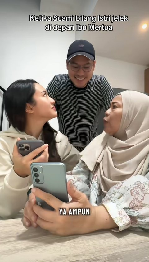 Kemudian, Merdianti menunjukkan sesuatu kepada sang suami dan memuji dirinya sendiri.<br />&nbsp;<br />"Cantik banget," kata Merdianti.<br />&nbsp;<br />"Jelek gitu," sahut Rama sambil tertawa.