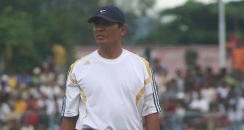 Pemain Timnas Indonesia, Thom Haye, tampak kecewa saat ditaklukkan Irak pada laga Grup F putaran kedua Kualifikasi Piala Dunia 2026 zona Asia di Stadion Utama Gelora Bung Karno (SUGBK), Senay