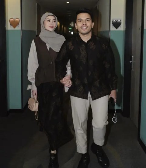 Aaliyah Massaid Kenakan Kerudung Tren Meleyot saat Berada di Aceh. [@aaliyah.massaid]