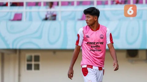 Selebrasi pemain Timnas Indonesia U-17, Arkhan Kaka setelah bermain Imbang 1-1 dengan Timnas Panama U-17 pada laga kedua Grup A Piala Dunia U-17 2023 di Stadion Gelora Bung Tomo (GBT), Sur