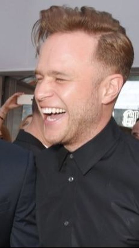 Penyanyi Olly Murs mengunggah foto kenangan bersama Liam dan menuliskan caption panjang yang menyentuh hati tentang kepergian mendiang.<br><br>