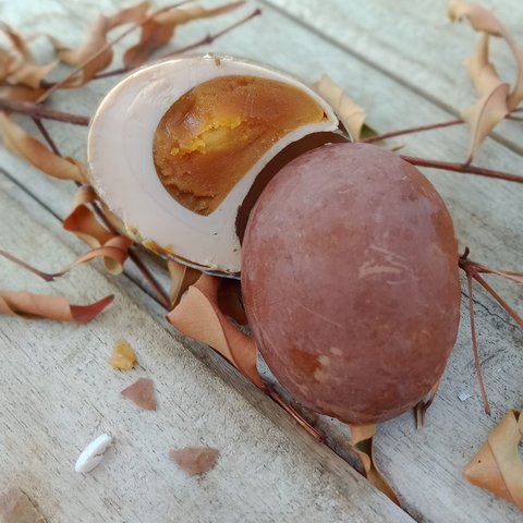 Telur asin rempah khas Indramayu
