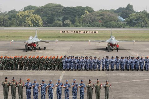 FOTO: Penampakan Jet Tempur hingga Helikopter dengan Senapan Mesin Disiapkan TNI AU untuk Amankan Pelantikan Prabowo