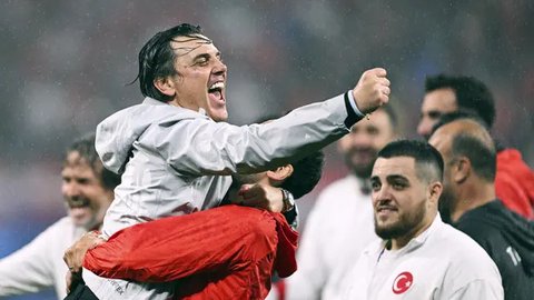 Legenda AS Roma yang kini jadi pelatih Turki Vincenzo Montella sangat senang dengan semangat pasukannya (AP)
