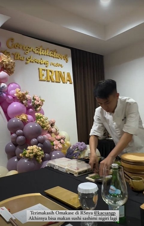 Head chef dari Zutto sendiri berasal langsung dari Jepang. Tentu saja, ada harga lebih yang harus dibayarkan oleh Kaesang untuk mendatangkan sang kepala koki agar bisa memberikan pelayanan di luar tempat kerjanya.