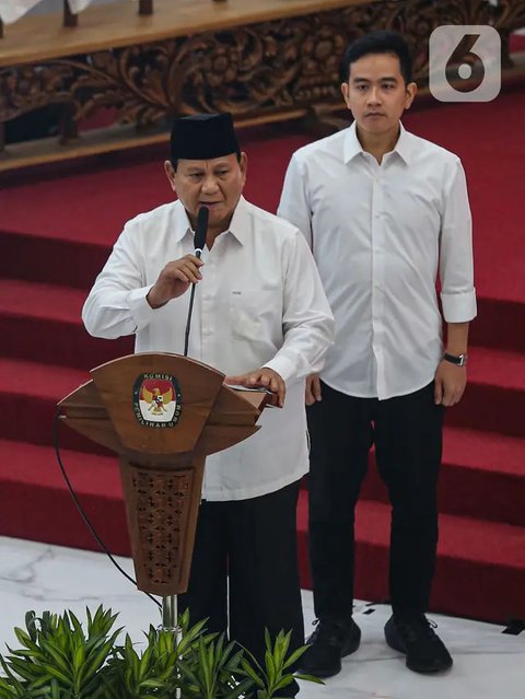 Presiden Jokowi dan Presiden terpilih Prabowo Subianto menghadiri pelantikan anggota DPR periode 2024-2029, Selasa (1/10/2024). (tangkapan layar youtube MPR)