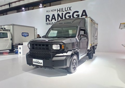 Toyota Hilux Rangga dengan Kotak Kering.