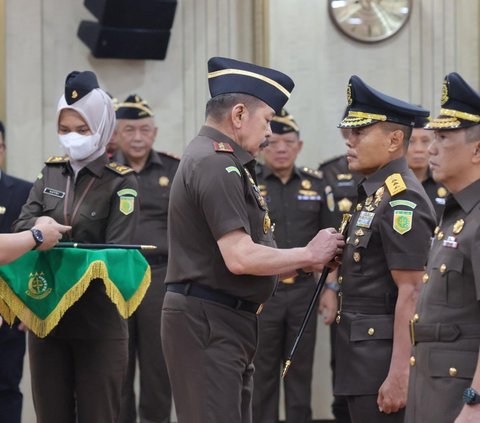 Jaksa Agung ST Burhanuddin Lantik Jaksa Agung Muda Pidana Militer dan Kajati Daerah Khusus Jakarta