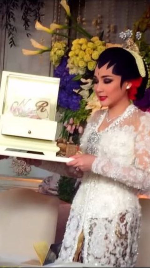 10 Tahun Bersama, Potret Kenangan Raffi Gigi dari Akad Nikah hingga Punya 3 Anak!