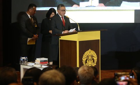 FOTO: Momen Sekjen PDIP Jalani Sidang Gelar Doktor di UI, Tangisnya Pecah saat Singgung Jokowi