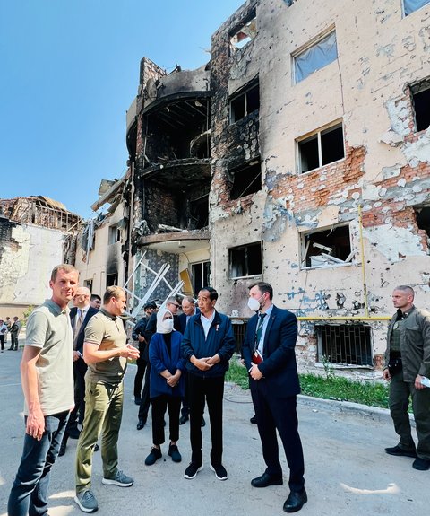 Melihat Lagi Aksi Jokowi saat Kunjungi Negara Konflik