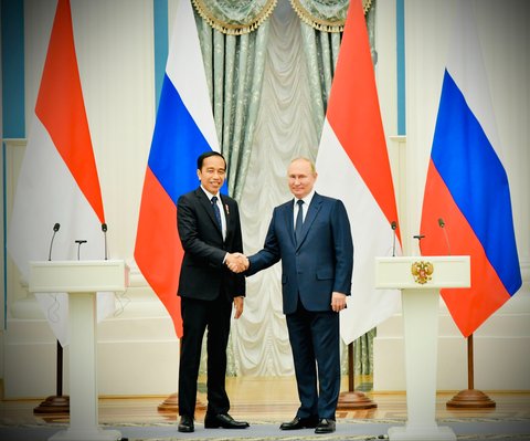 Melihat Lagi Aksi Jokowi saat Kunjungi Negara Konflik