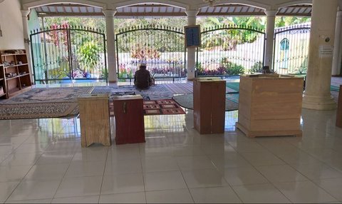 Wisata religi Mama Sempur di Plered, Purwakarta