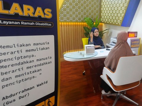 FOTO: Mengintip Layanan Ramah Disabilitas di Kantor Pajak, Pegawai Cakap Berbahasa Isyarat